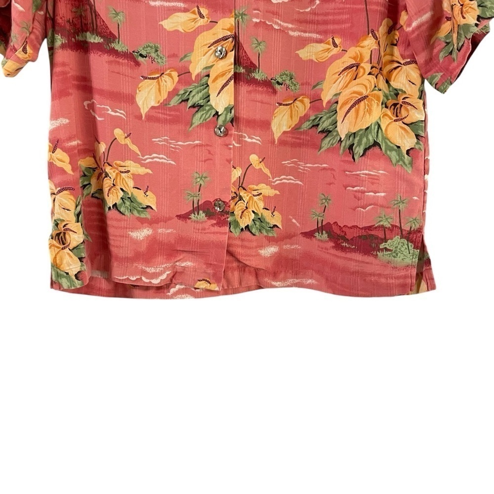 Tommy Bahama Women's Medium Silk Tropical Print Short Sleeve Button-down Shirt - Picture 6 of 14